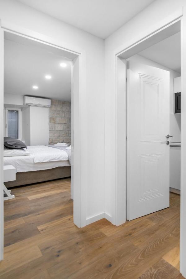 Feel Like An Emperor Apartments Сплит Екстериор снимка